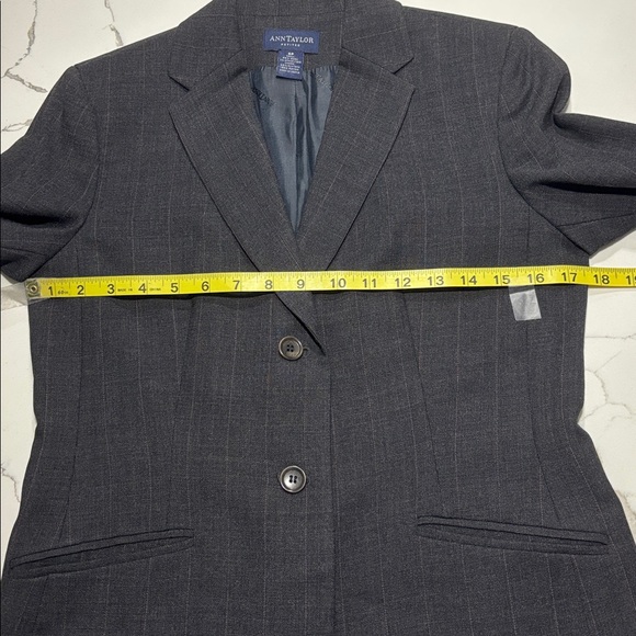 Ann Taylor Wool Charcoal Pin Stripes Women’s Blazer Suit Jacket Size 6P 2-Button - Picture 15 of 16
